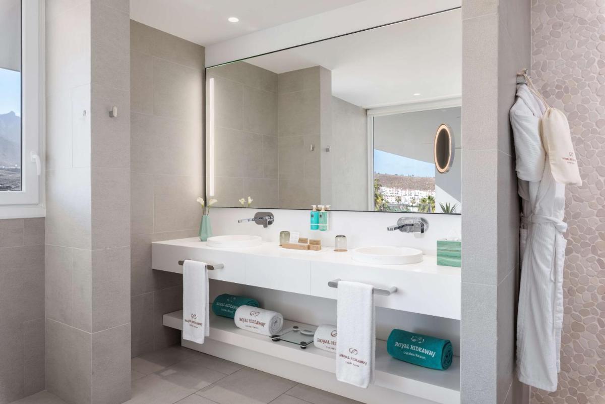 Royal Hideaway Corales Suites