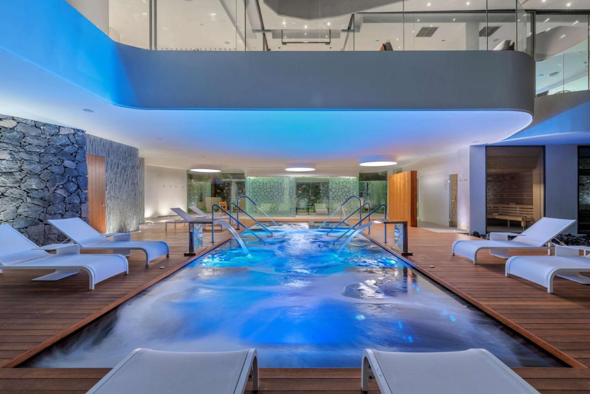 Royal Hideaway Corales Suites