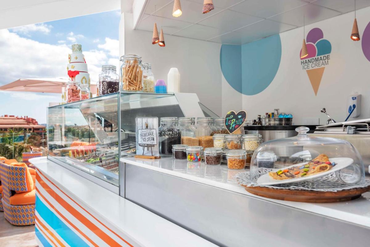 Royal Hideaway Corales Suites