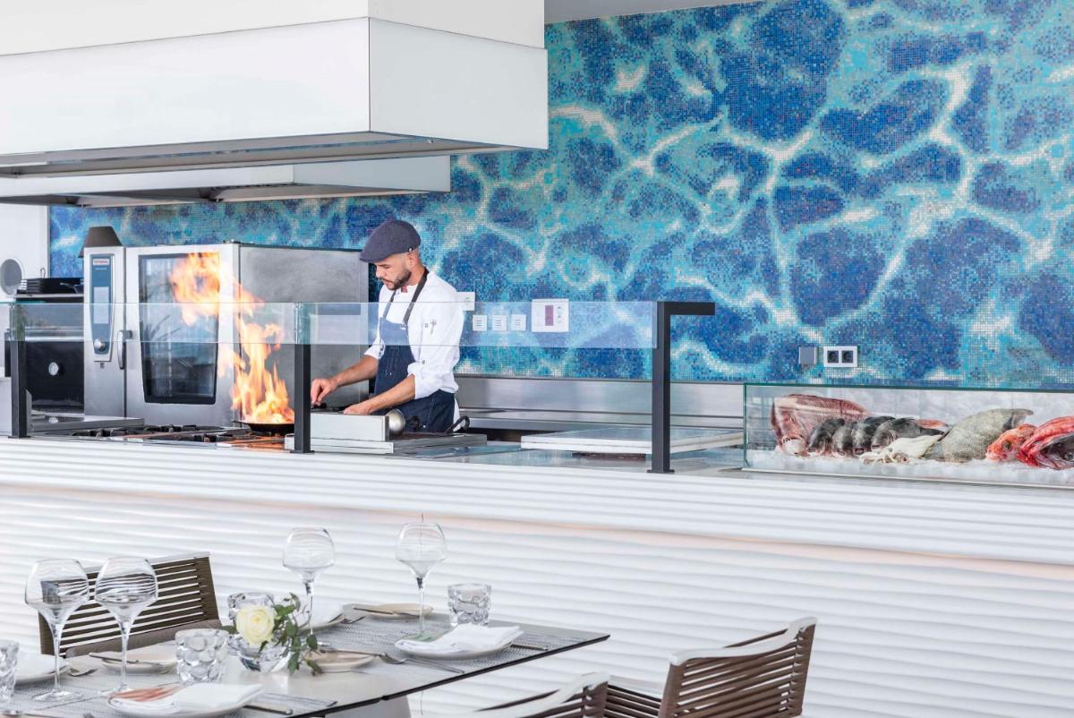 Royal Hideaway Corales Suites