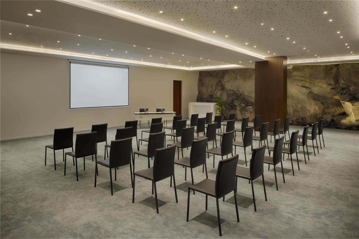 Royal Hideaway Corales Suites