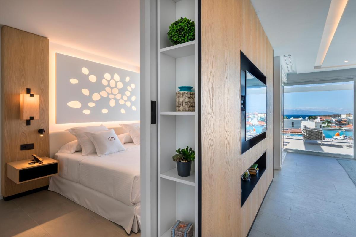 Royal Hideaway Corales Suites