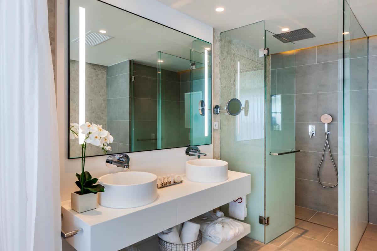 Royal Hideaway Corales Suites