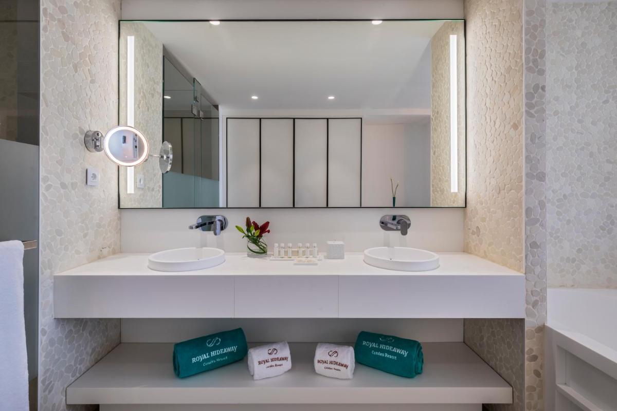 Royal Hideaway Corales Suites