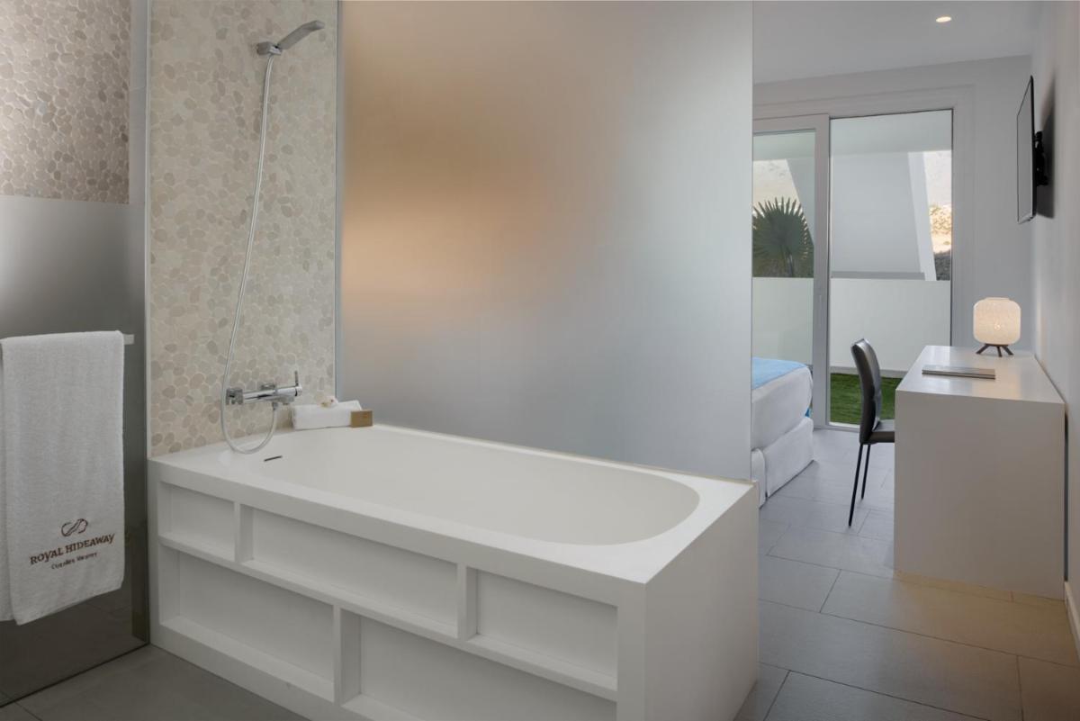 Royal Hideaway Corales Suites