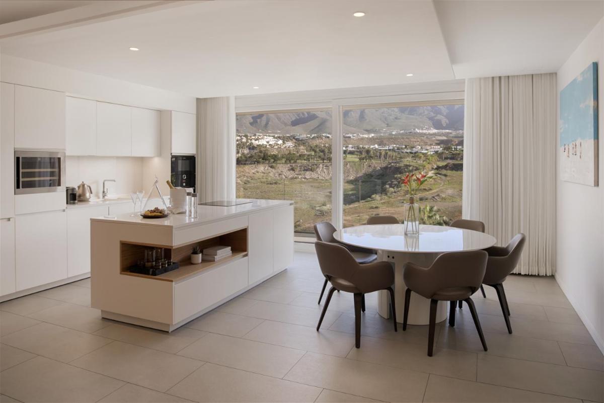 Royal Hideaway Corales Suites