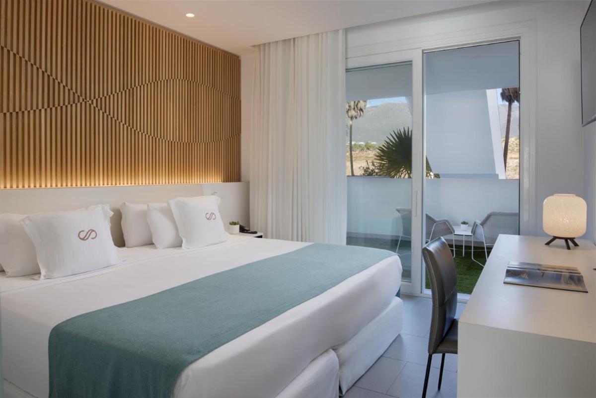 Royal Hideaway Corales Suites