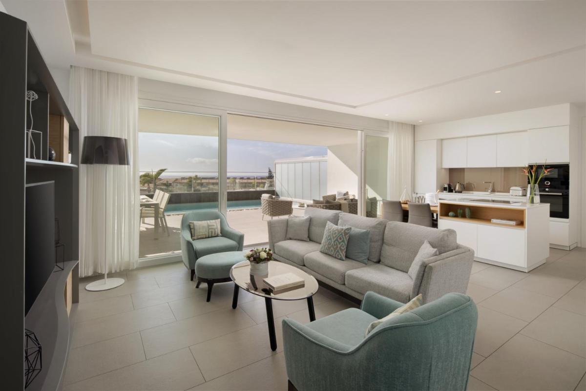 Royal Hideaway Corales Suites