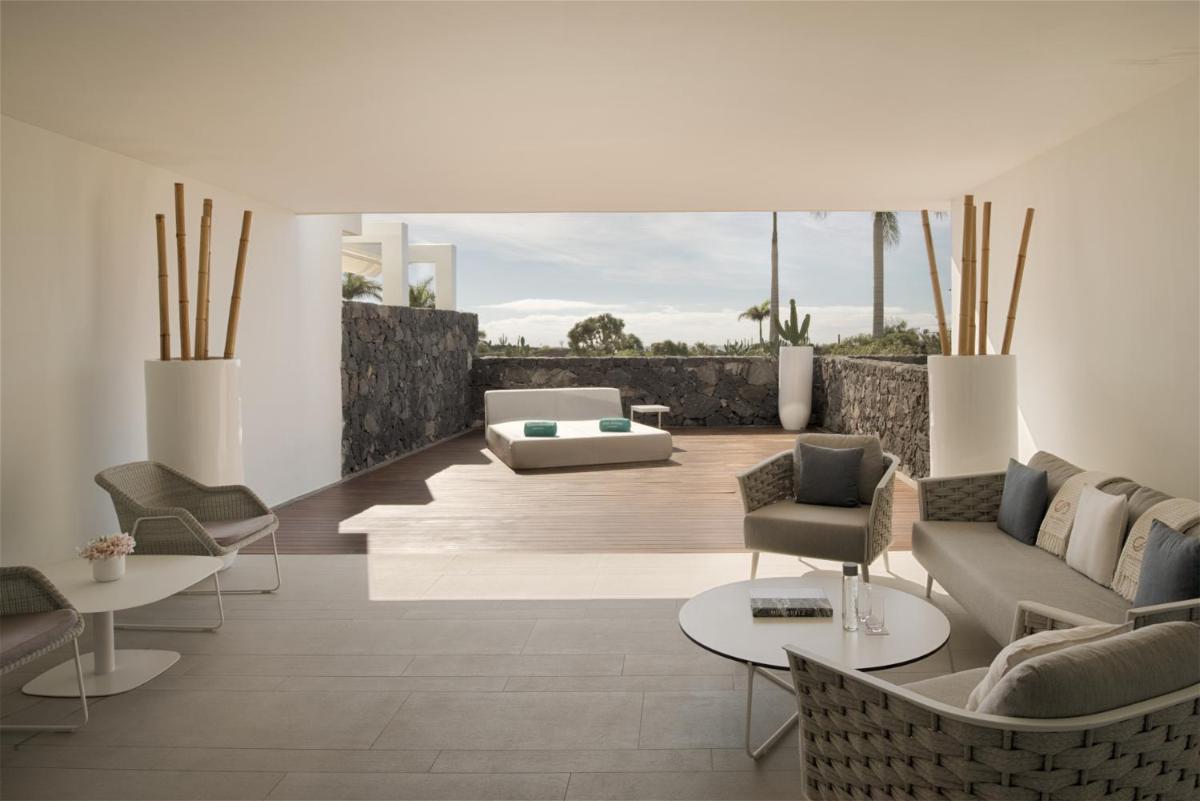 Royal Hideaway Corales Suites