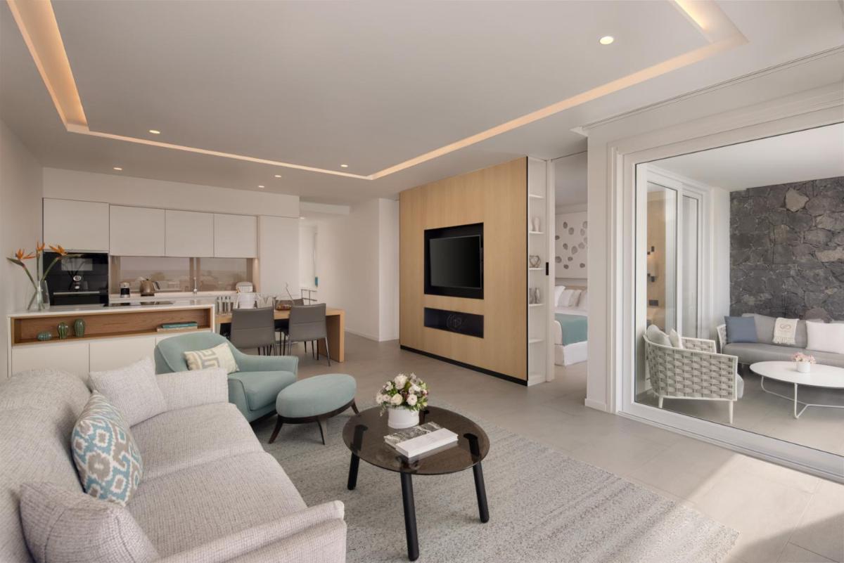 Royal Hideaway Corales Suites