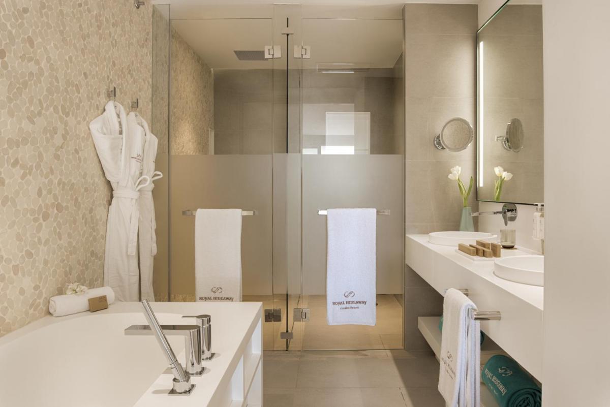 Royal Hideaway Corales Suites