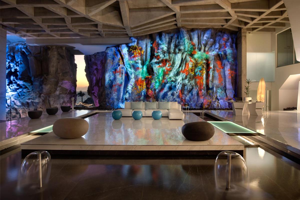 Royal Hideaway Corales Suites