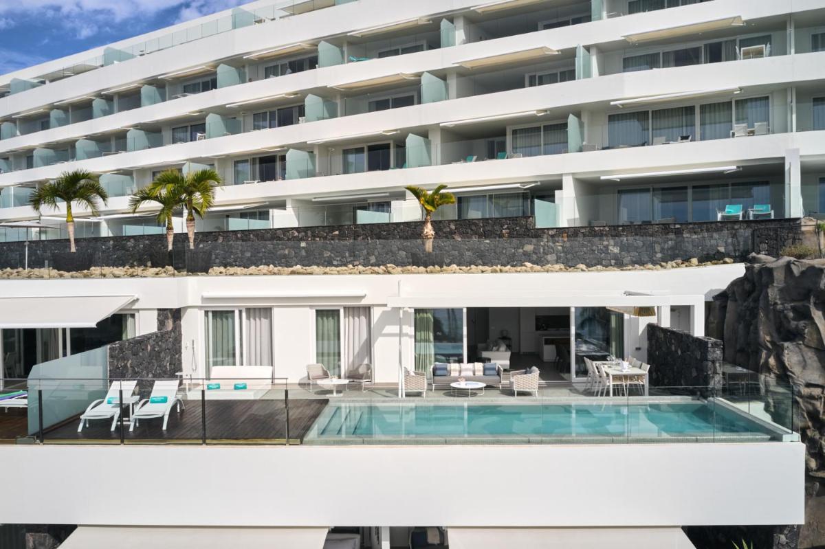 Royal Hideaway Corales Suites