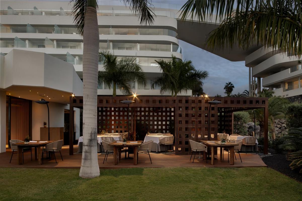 Royal Hideaway Corales Suites