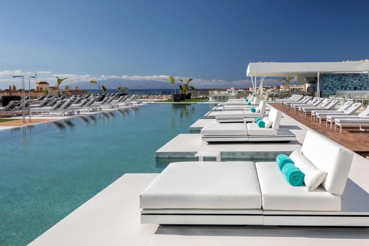 Royal Hideaway Corales Suites