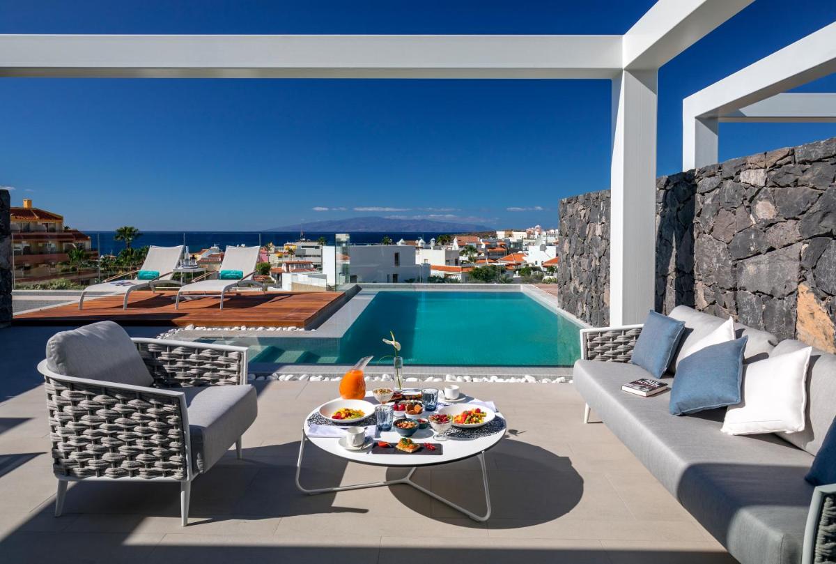 Royal Hideaway Corales Suites