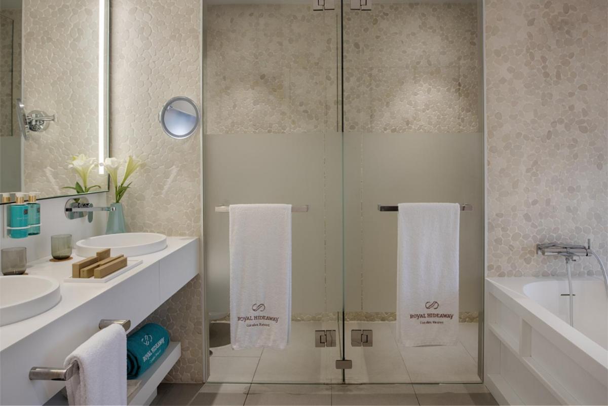 Royal Hideaway Corales Suites