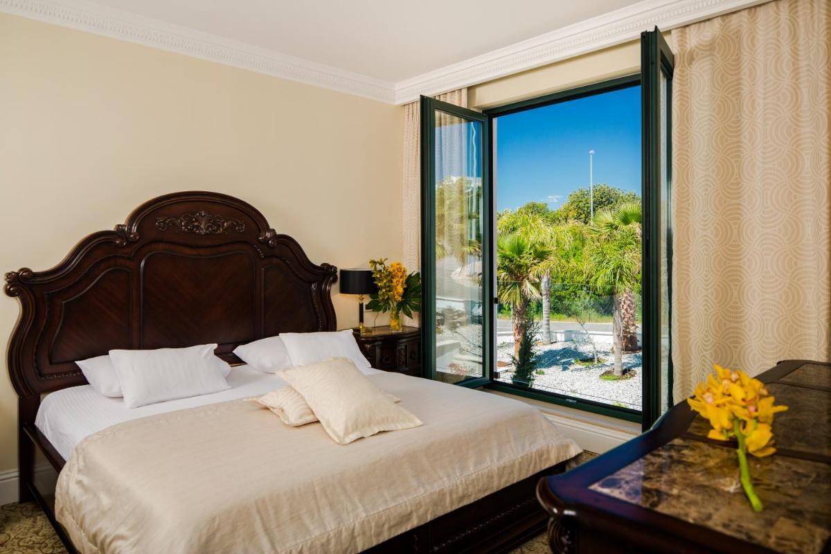 Royal Princess Hotel