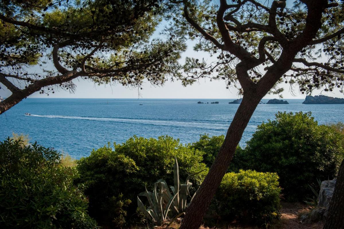 Royal Princess Hotel