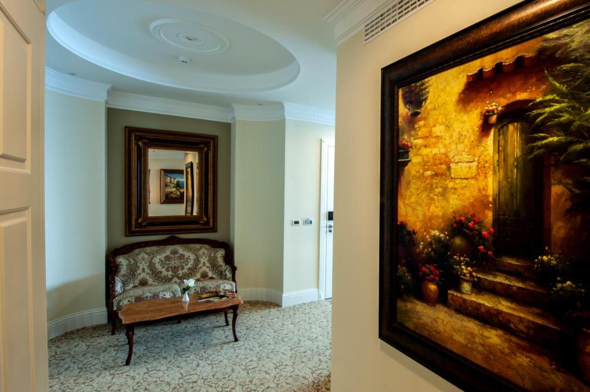 Royal Princess Hotel