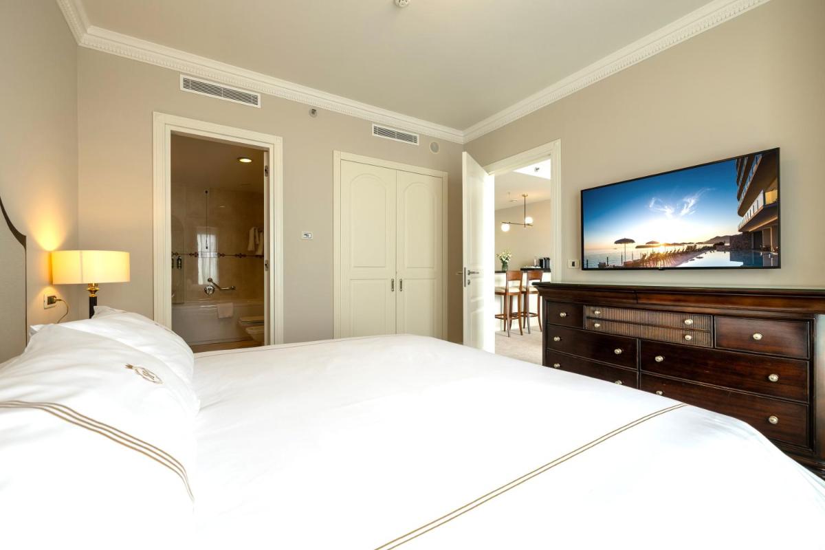 Royal Princess Hotel