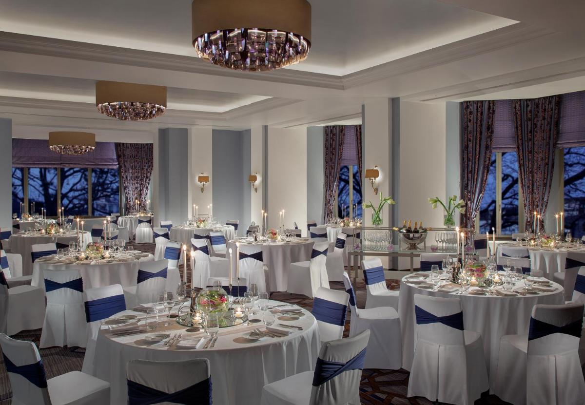 Royal Savoy Hotel & Spa