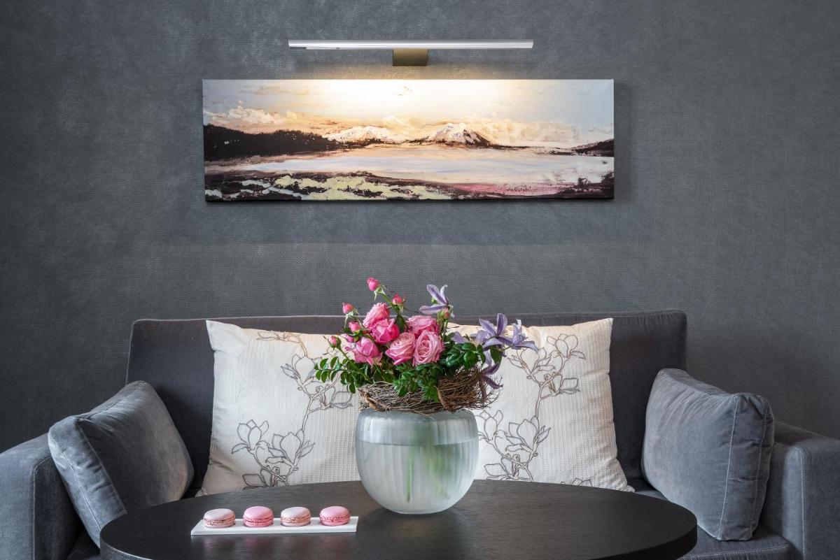 Royal Savoy Hotel & Spa