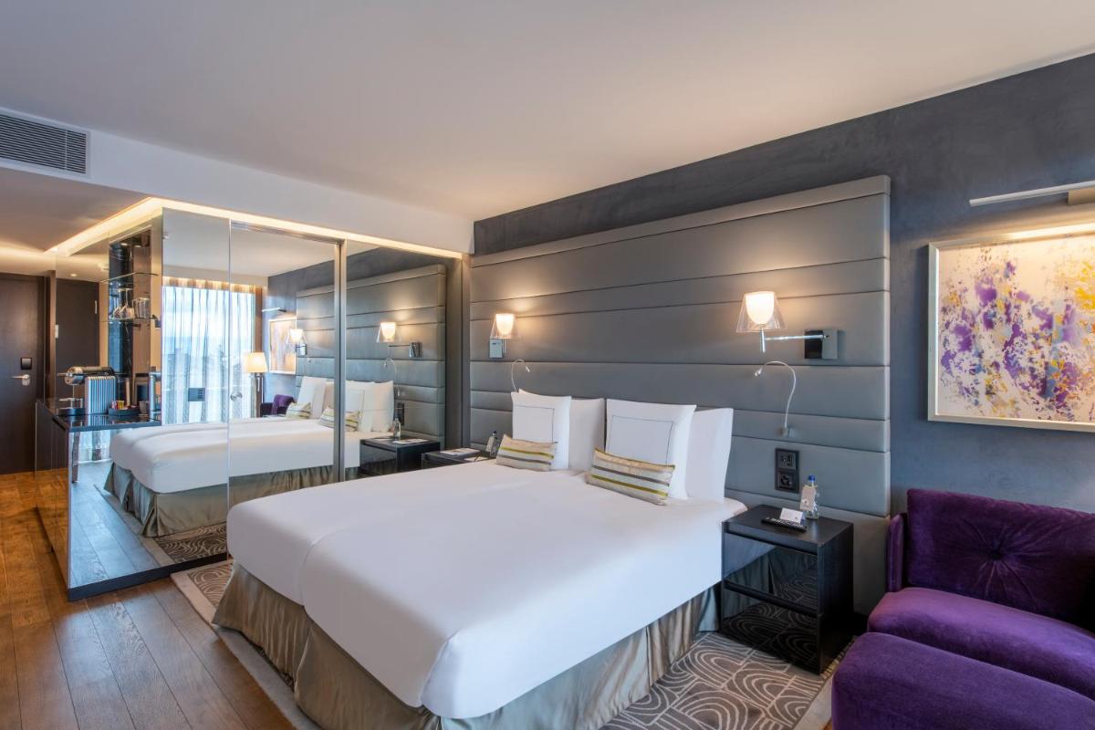 Royal Savoy Hotel & Spa