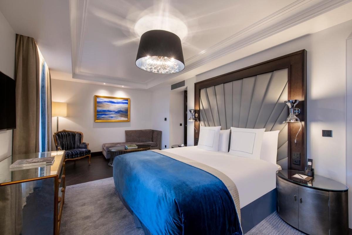 Royal Savoy Hotel & Spa