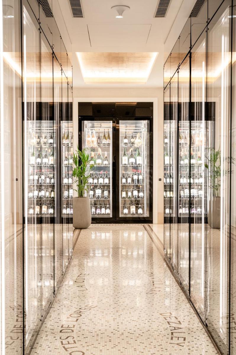 Royal Savoy Hotel & Spa