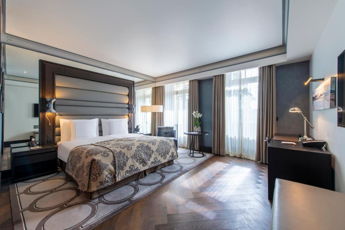 Royal Savoy Hotel & Spa