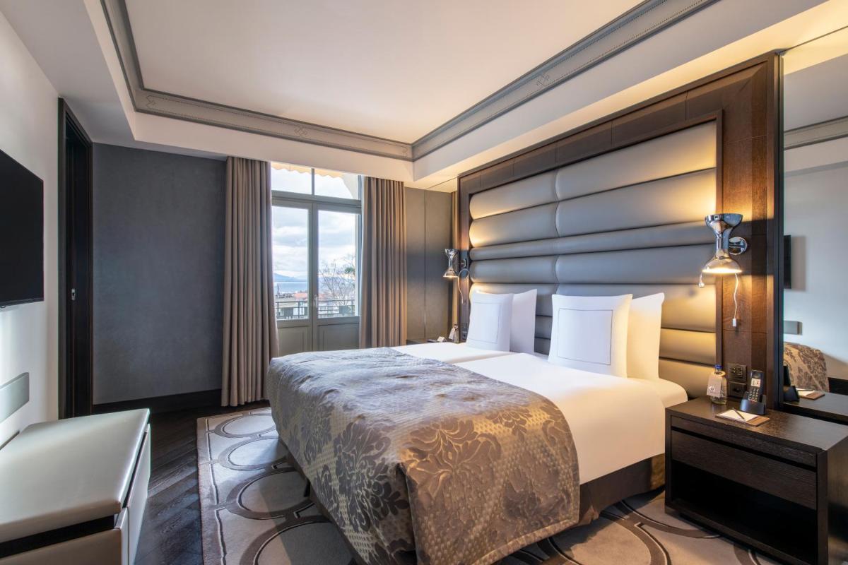 Royal Savoy Hotel & Spa