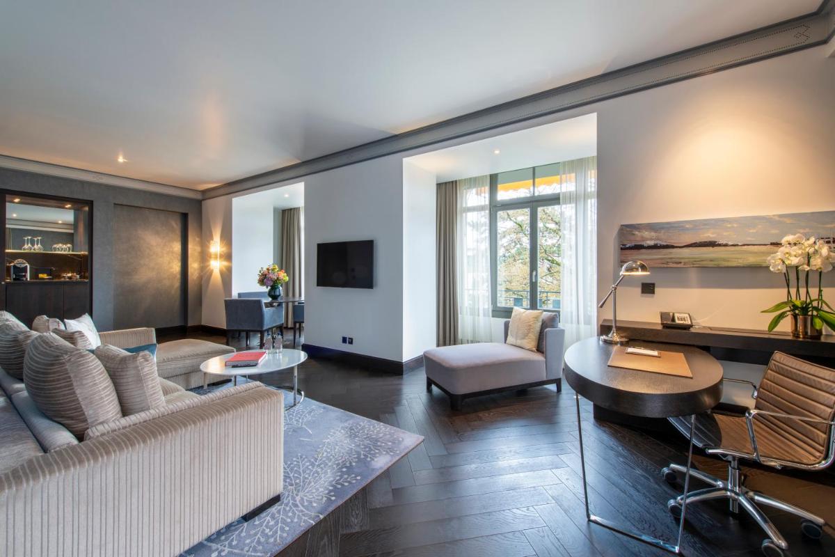 Royal Savoy Hotel & Spa