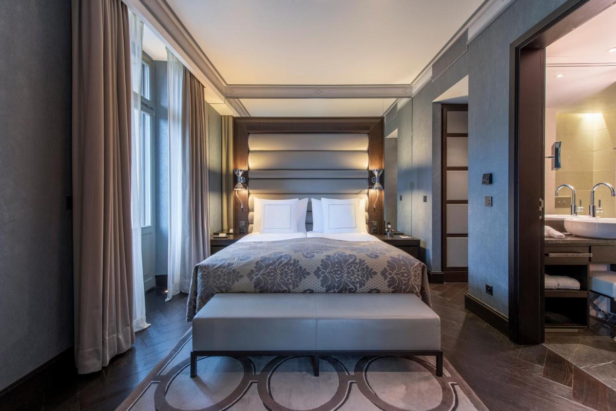 Royal Savoy Hotel & Spa