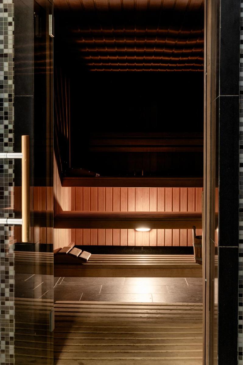 Royal Savoy Hotel & Spa