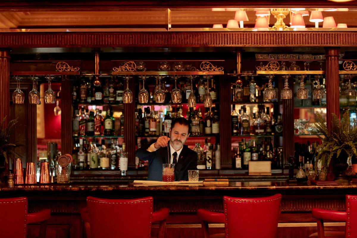 Rubens At The Palace