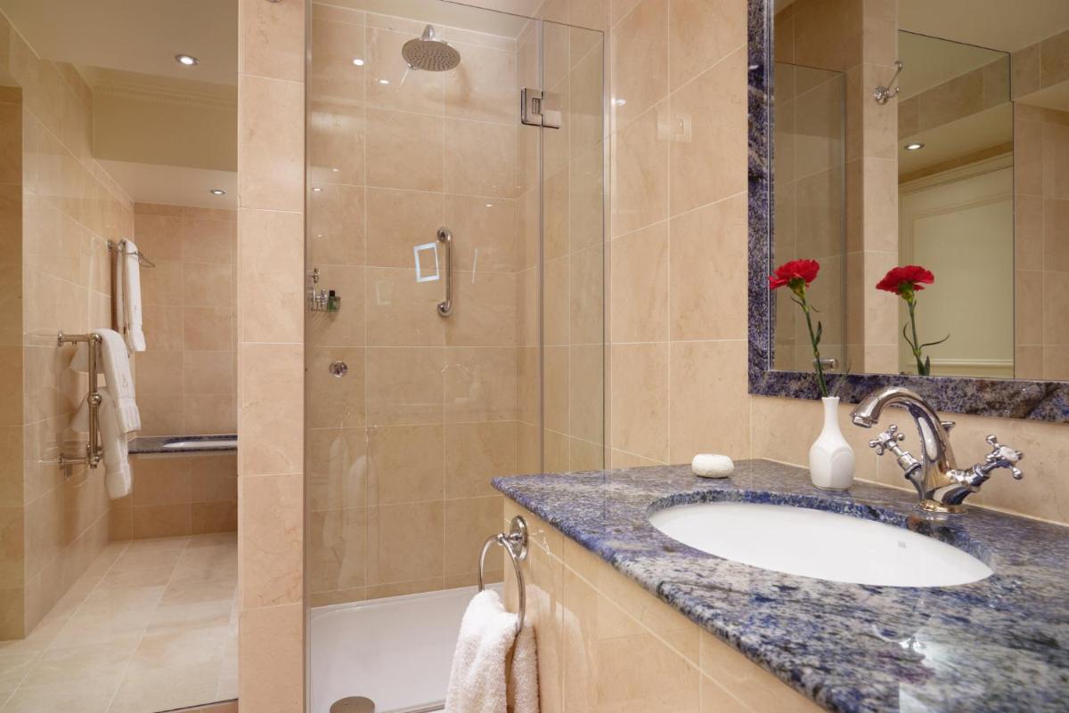 Rubens At The Palace