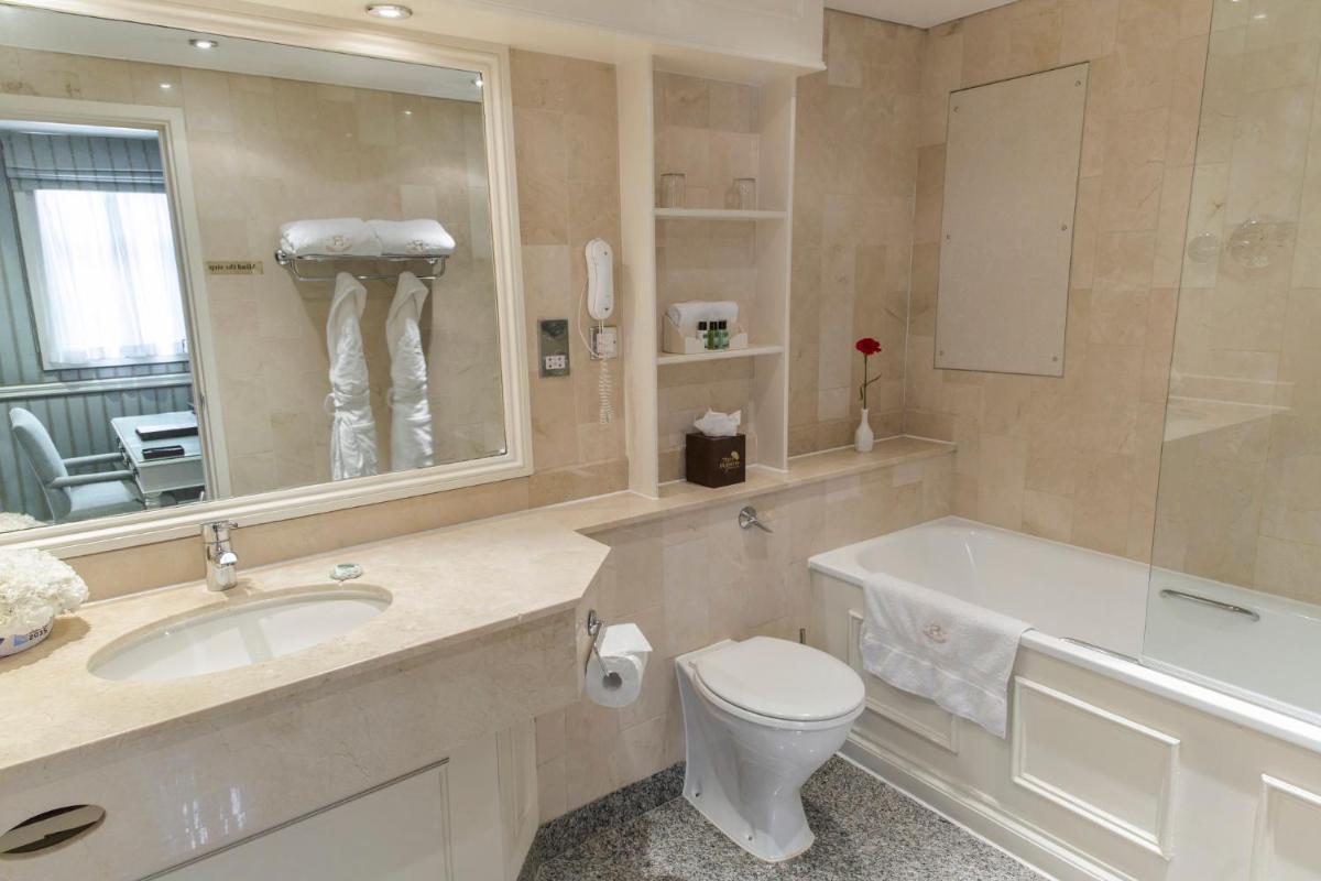 Rubens At The Palace