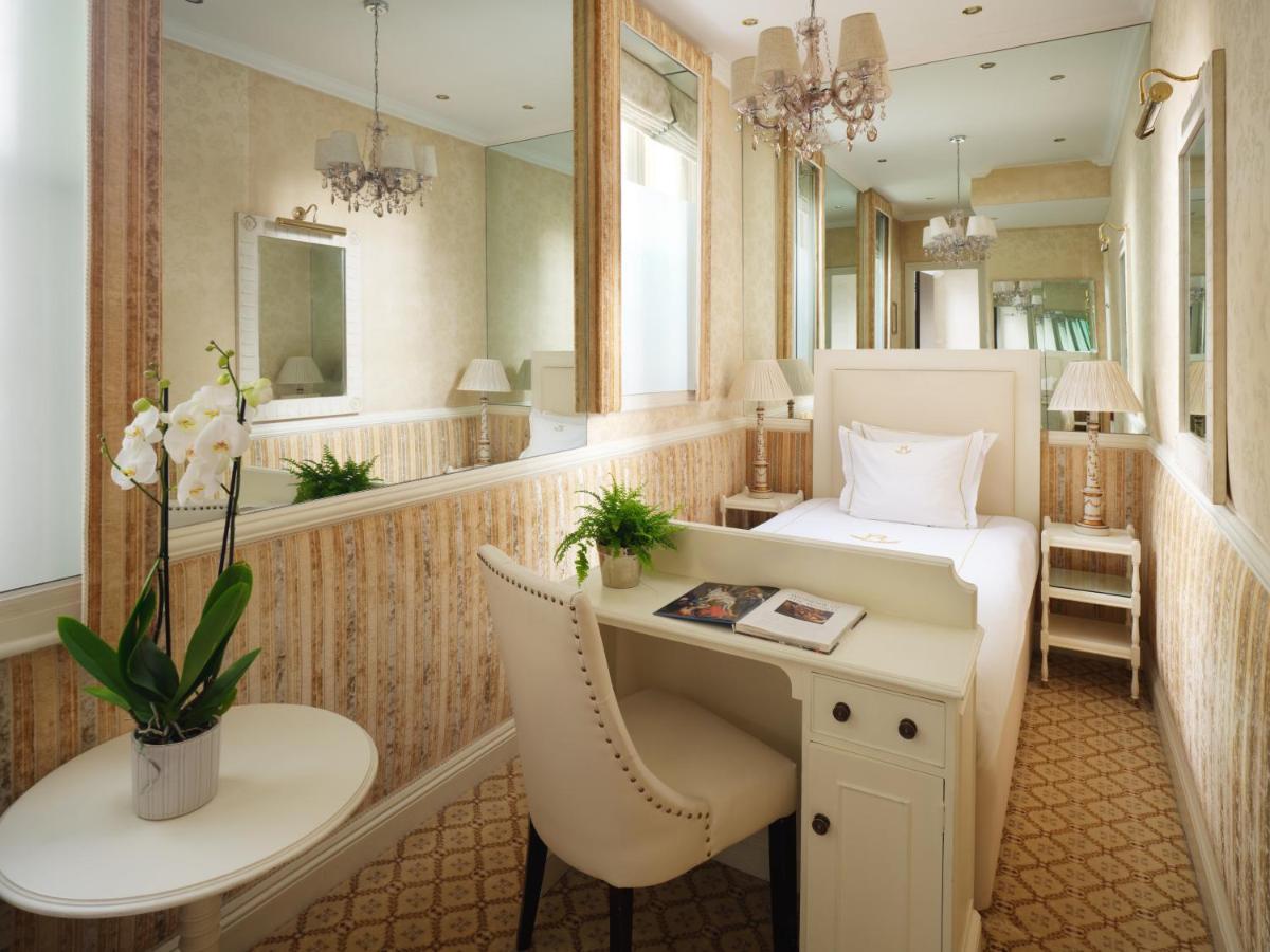 Rubens At The Palace