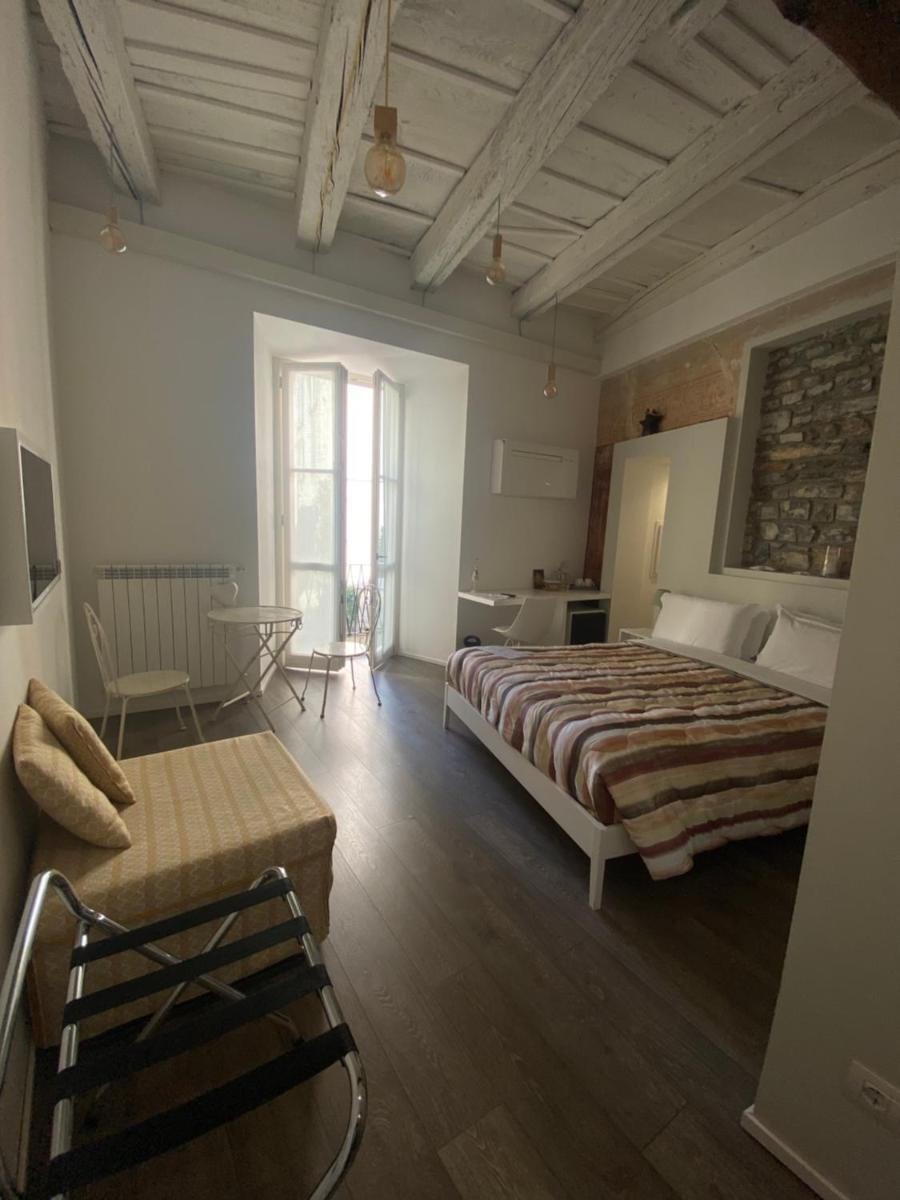 Rumi Rooms