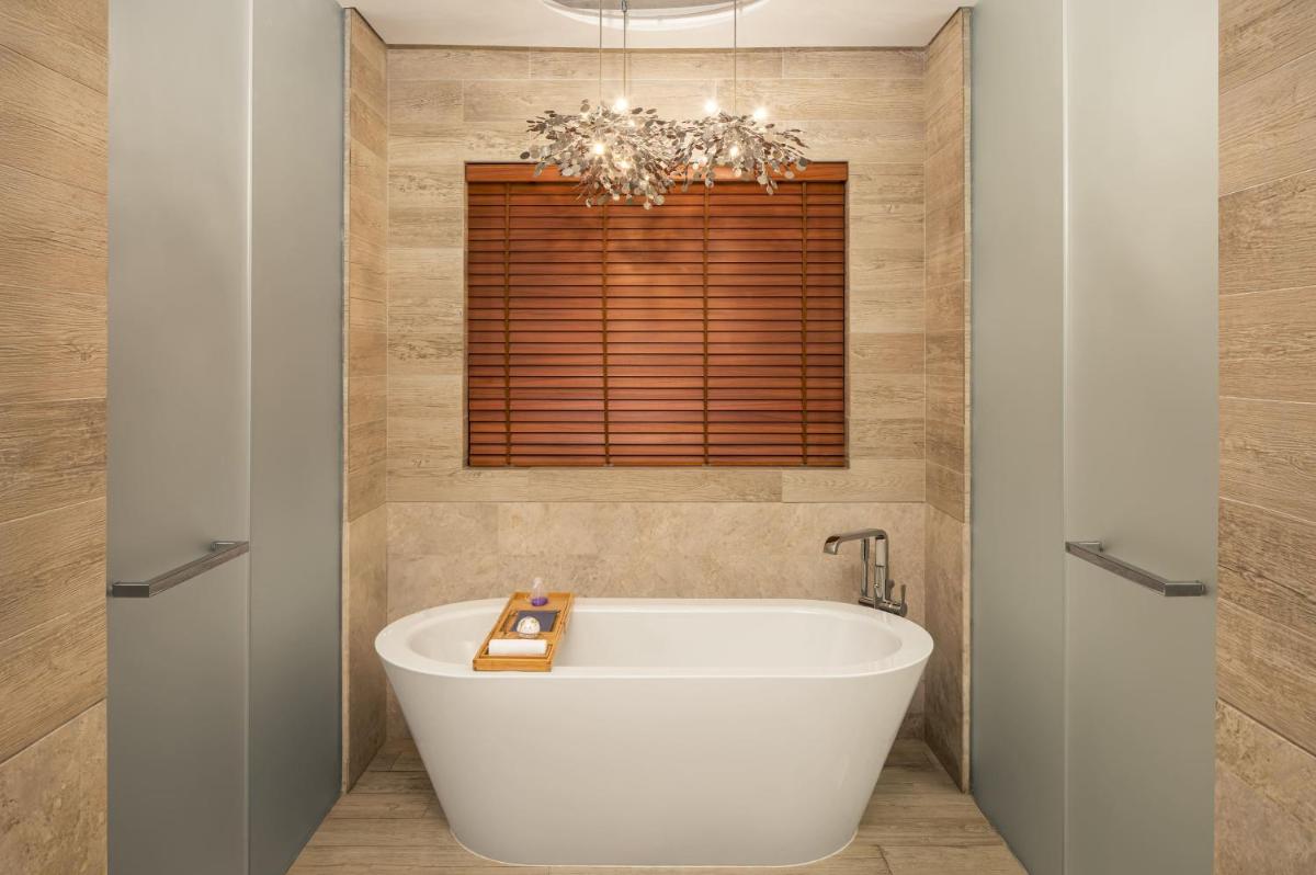 Saadiyat Rotana Resort and Villas