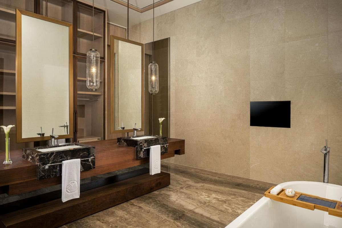 Saadiyat Rotana Resort and Villas