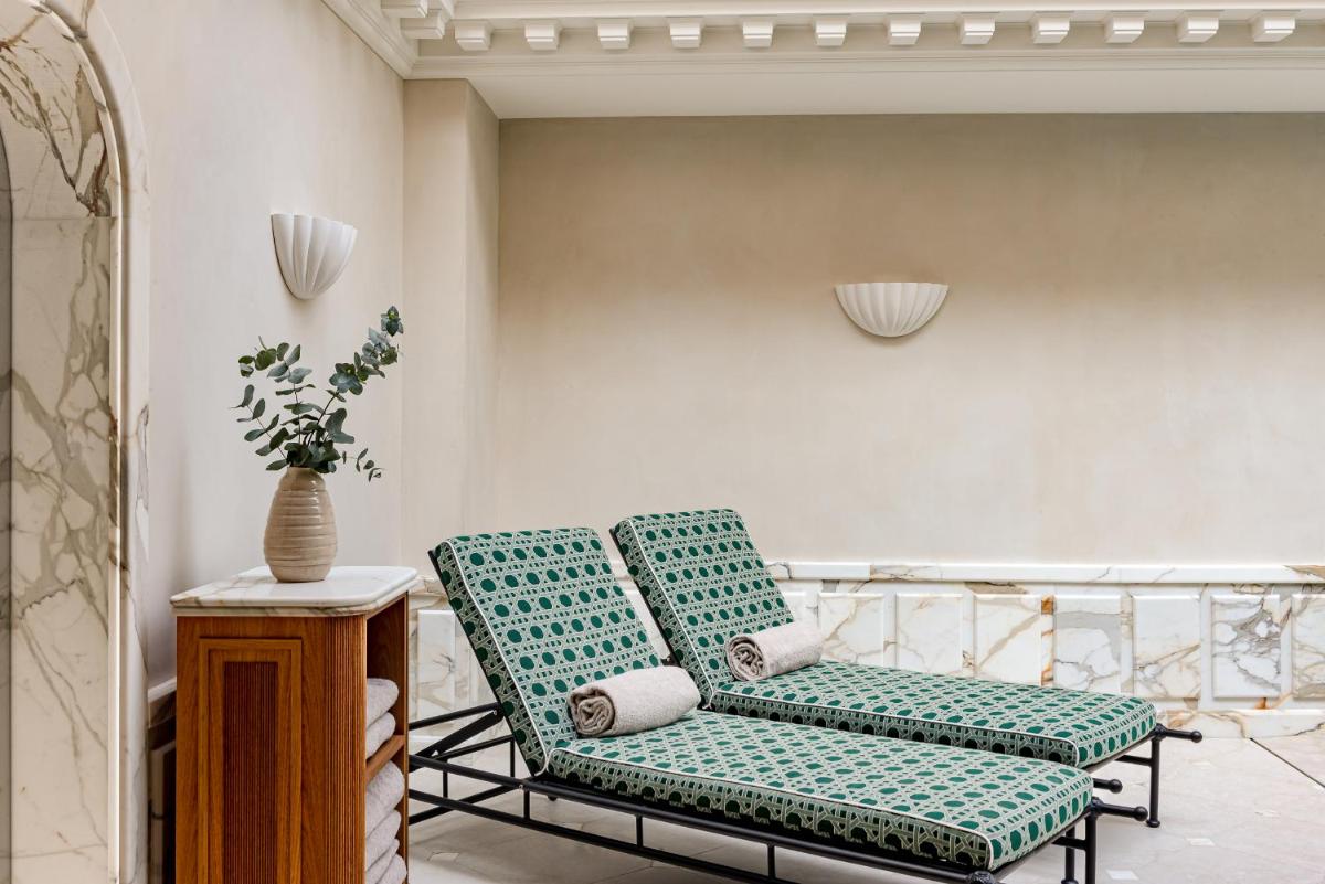 Saint James Paris