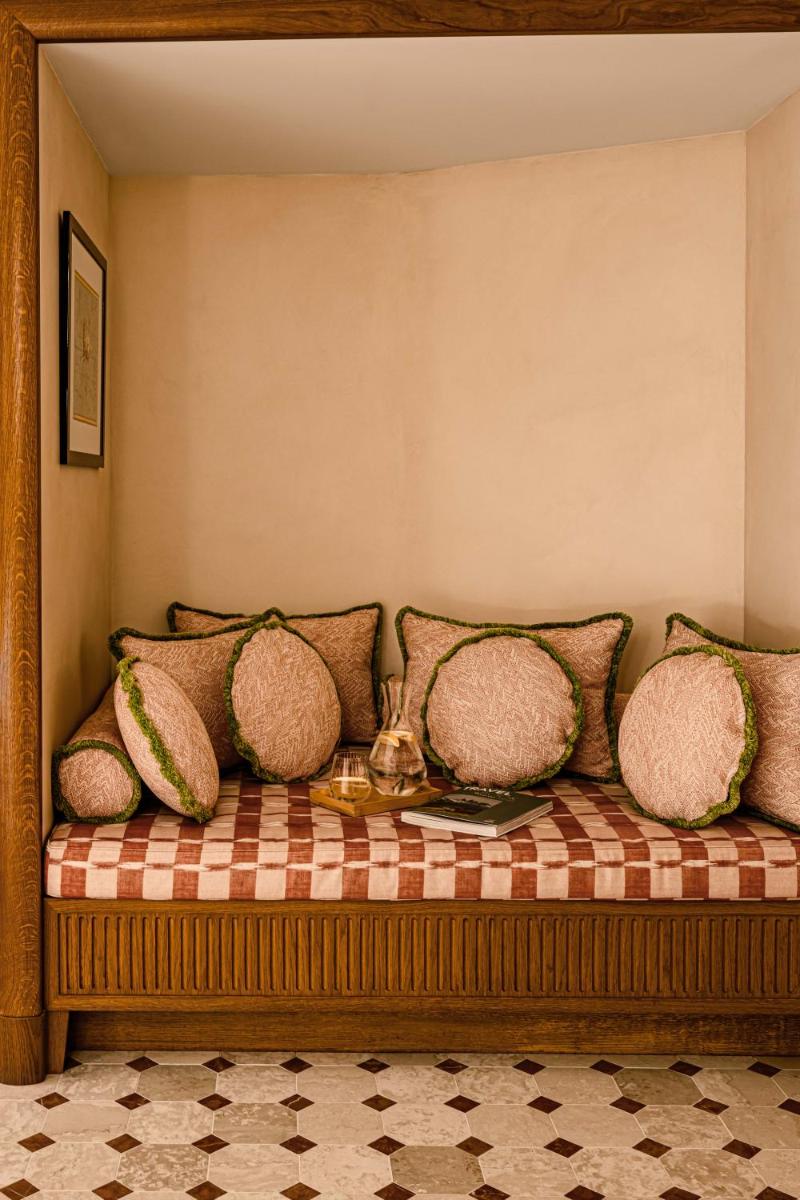 Saint James Paris