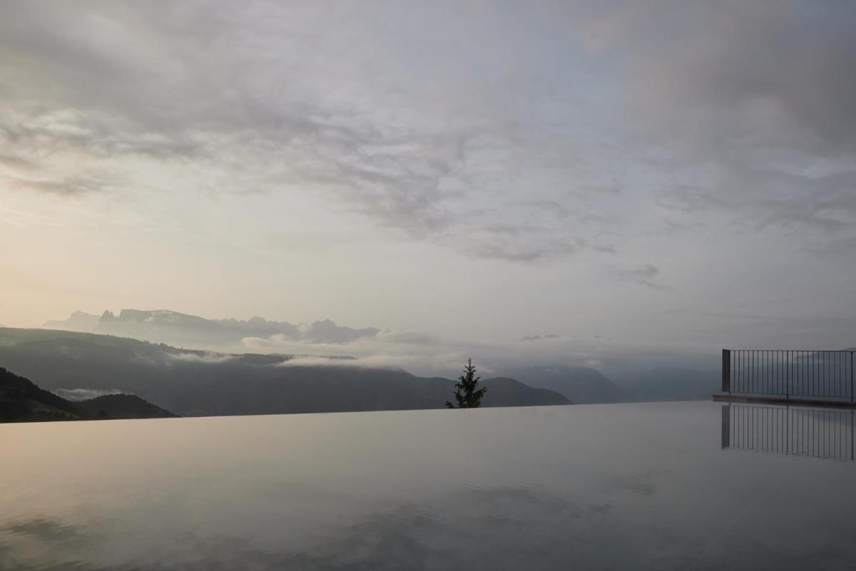 Saltus, Small Luxury Hotels SLH