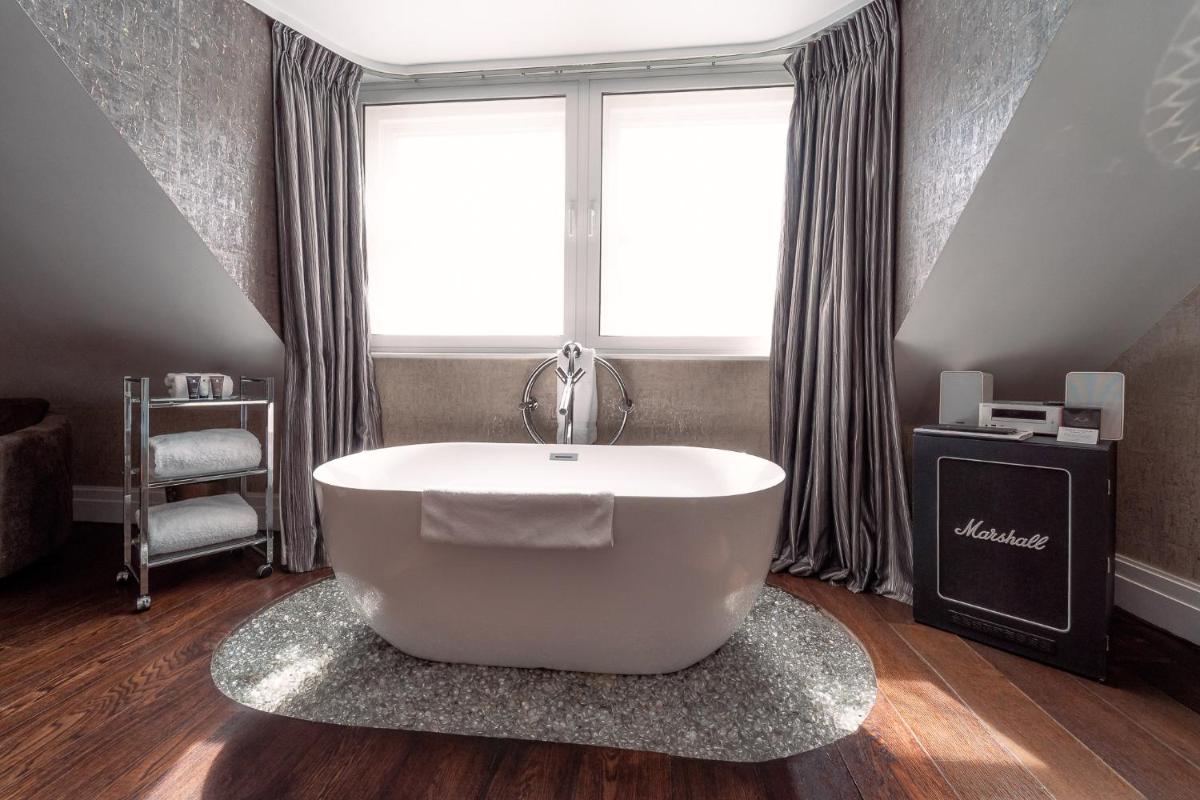 Karma Sanctum Soho Hotel