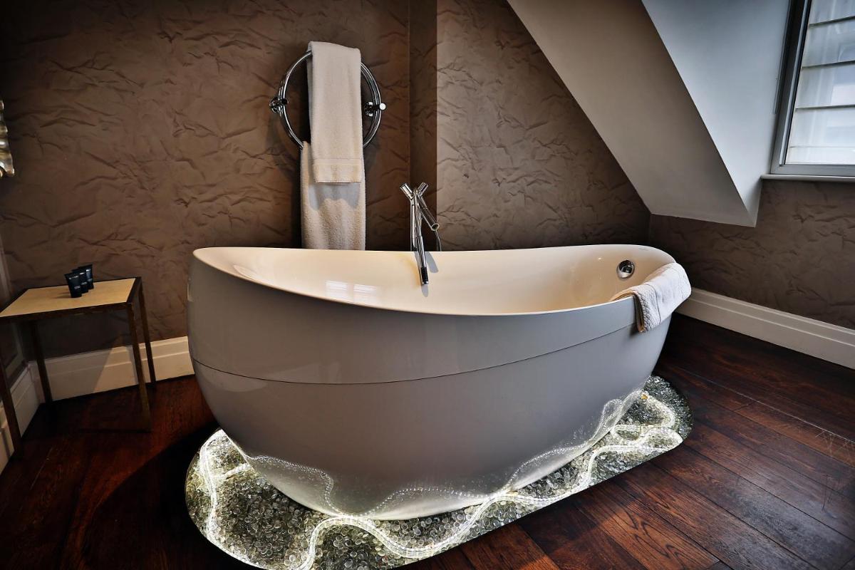 Karma Sanctum Soho Hotel