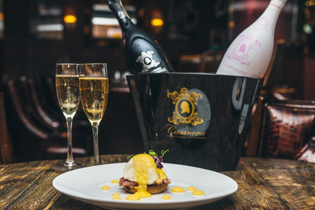 Karma Sanctum Soho Hotel