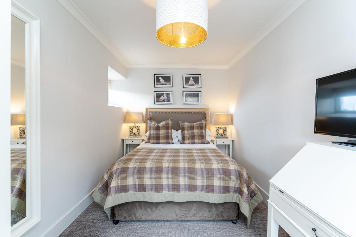 Sandown House