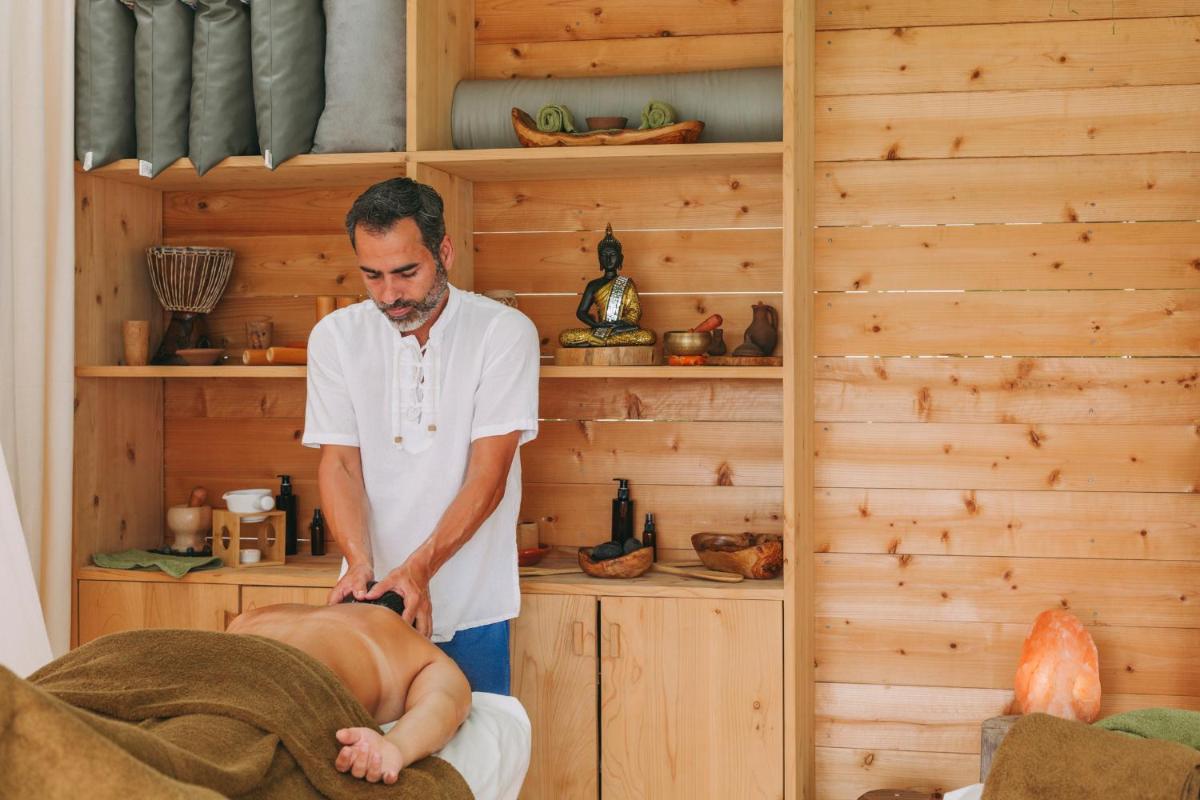 Santa Barbara Eco-Beach Resort